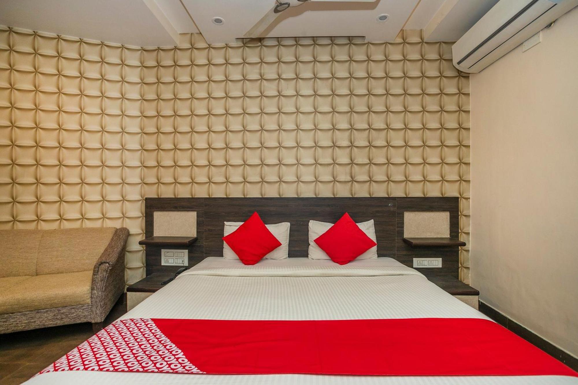 Super Collection O Indian Suites Near Sitara Restaurant Bangalore Exterior foto